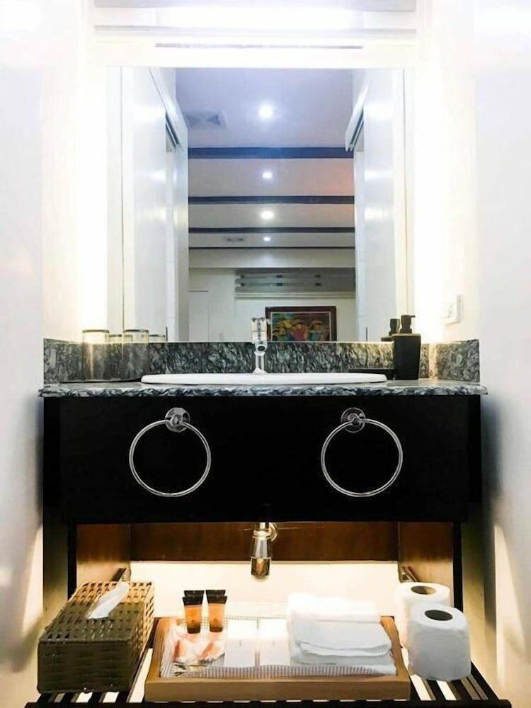 Фото The Royale House Travel Inn and Dormitel