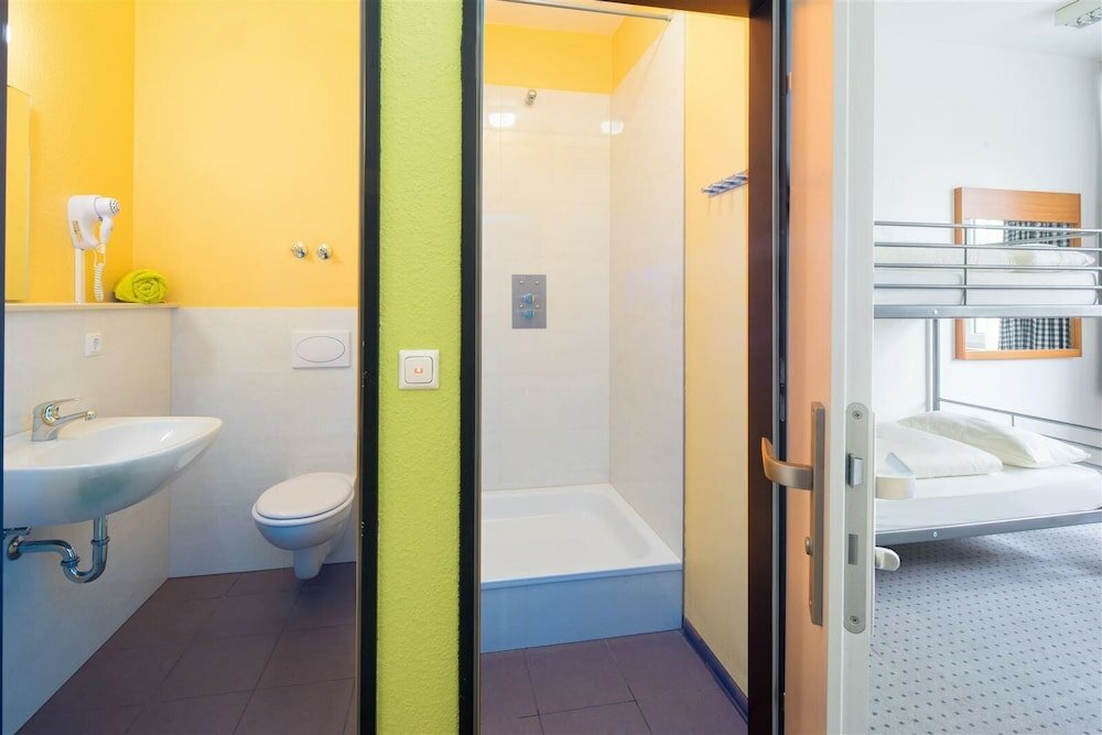 Фото Airport Hostel