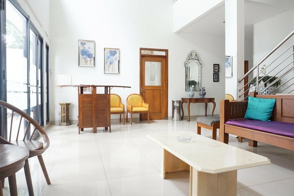 Фото Residences by RedDoorz Syariah @ Buah Batu