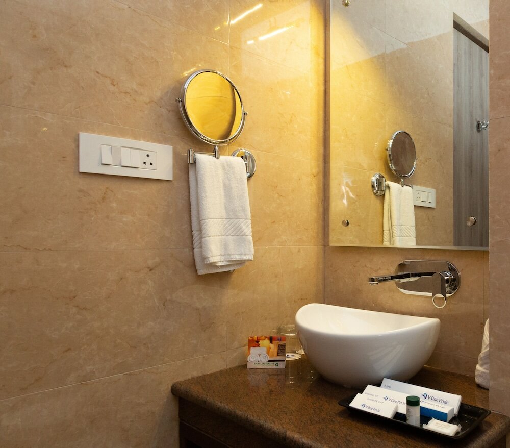 Фото V One Pride