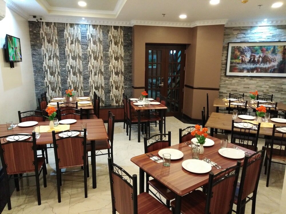 Фото Venezia Suites Hotel