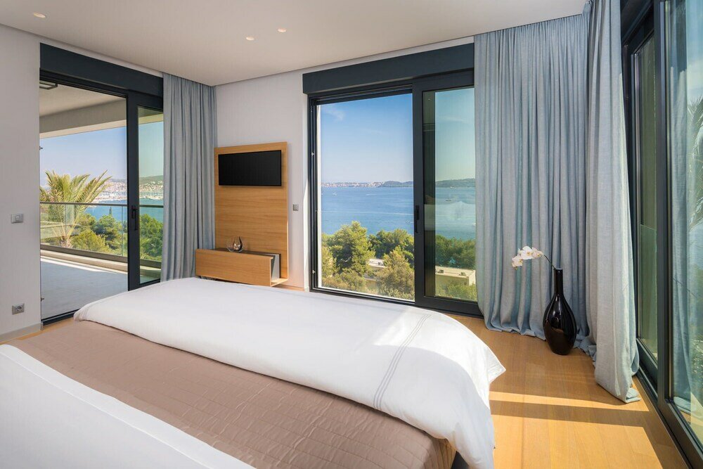 Фото Ultraluxury Villa Elyzeum