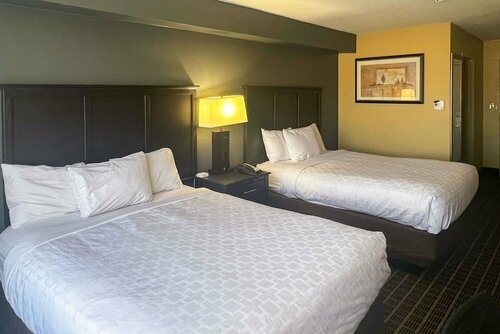 Гостиница Clarion Inn & Suites
