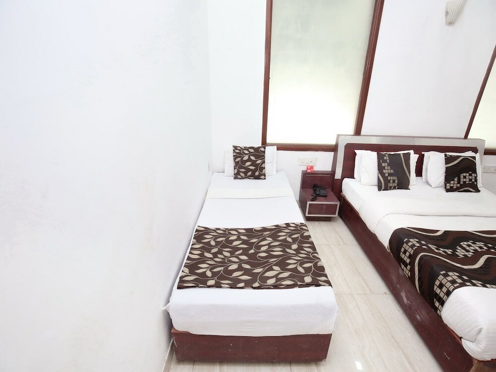Фото Oyo 14515 Hotel Paras Regency