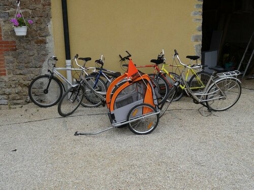 Гостиница Chambres d'hôtes la Datcha Bourguignonne в Боне