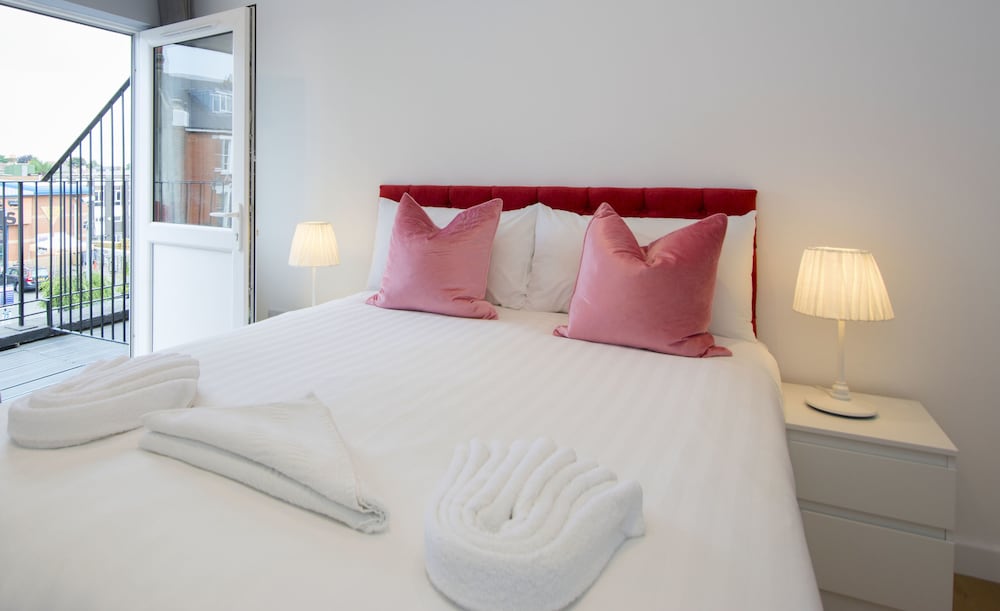 Фото London Deluxe Apartments