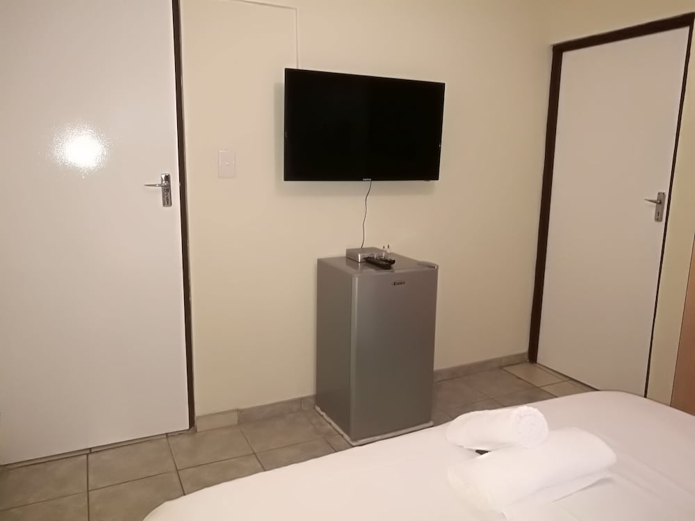 Фото Chancellor's Court Brooklyn Guest House