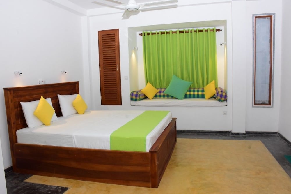 Фото Villa Blue Water Hikkaduwa