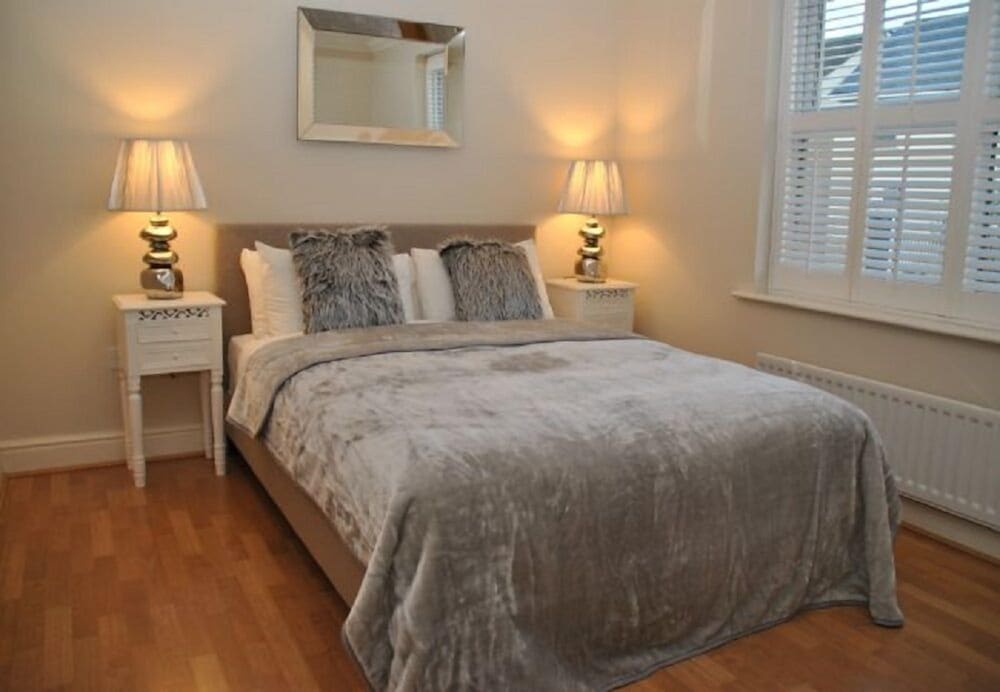 Фото Lord Raglan House