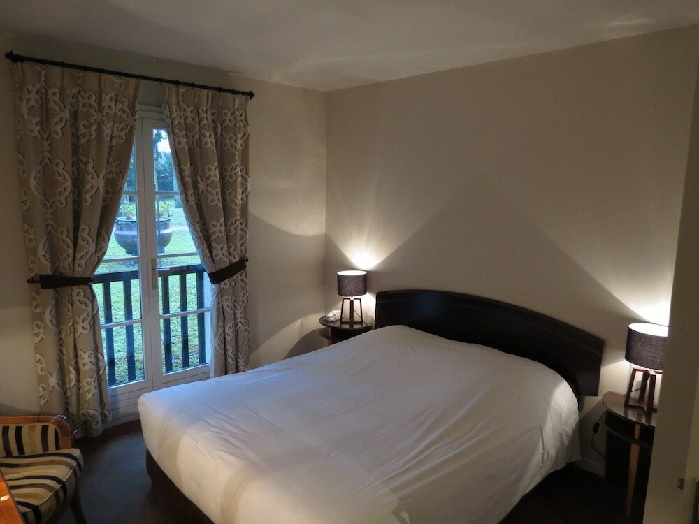 Фото Hostellerie Du Royal Lieu