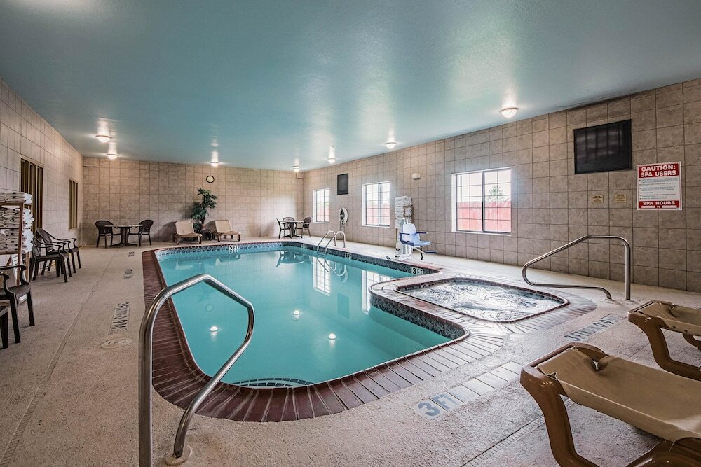 Фото SureStay Plus Hotel by Best Western San Antonio SeaWorld