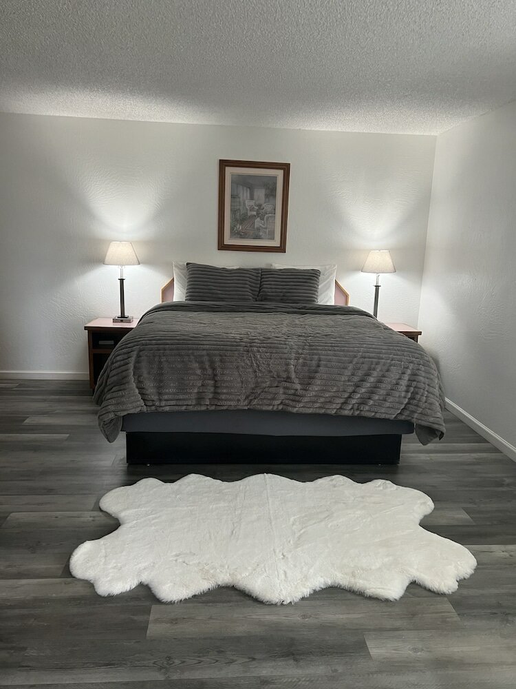 Фото Cedarwood Inn of Ashland