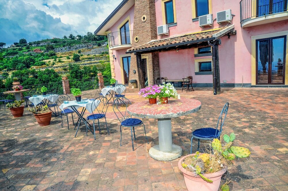 Фото La Casa Rosa