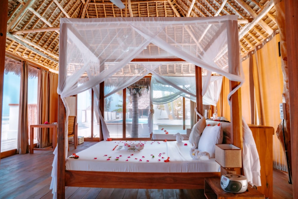 Фото Tiki Beach Club and Resort