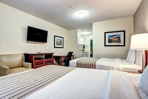 Гостиница Suburban Studios Westminster Denver North в Торнтоне