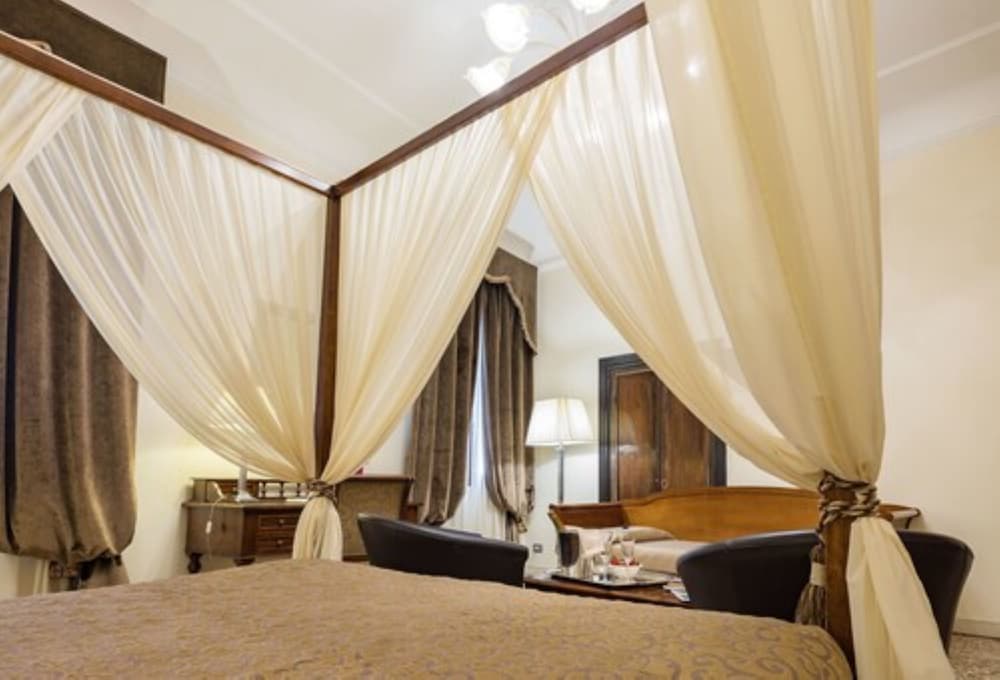 Фото Hotel Dell'Opera