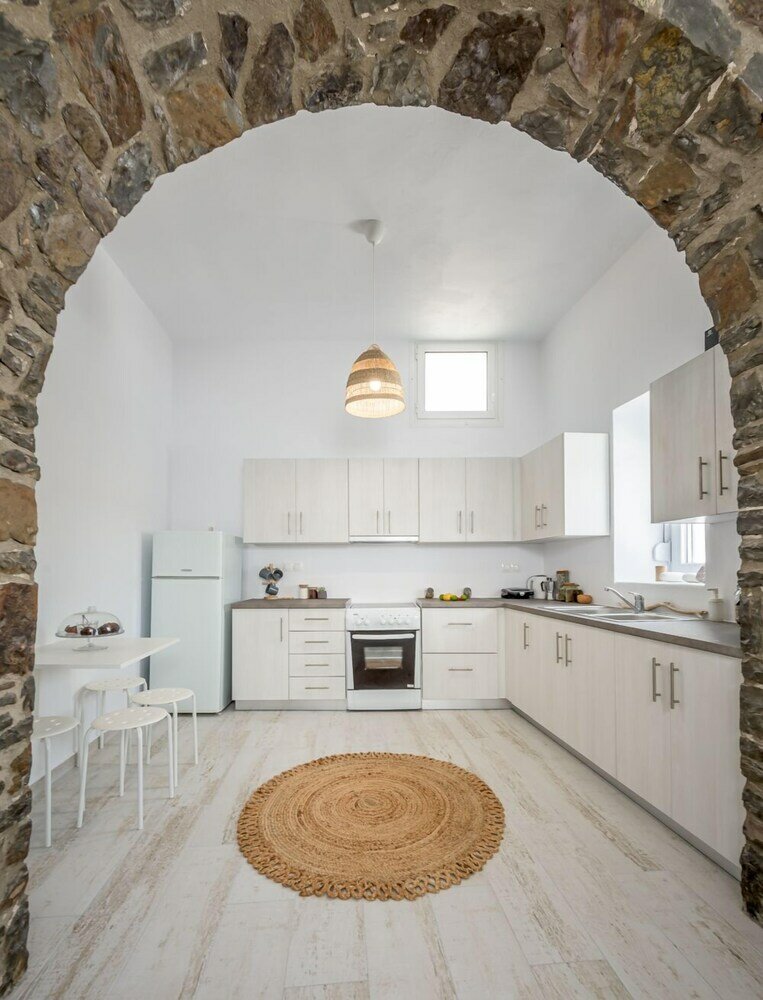 Фото Salty Caves Apartments Milos