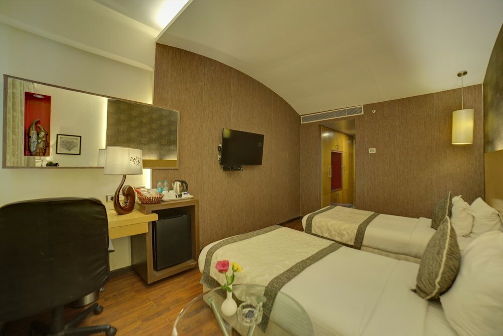 Фото Goldfinch Hotel Mangalore