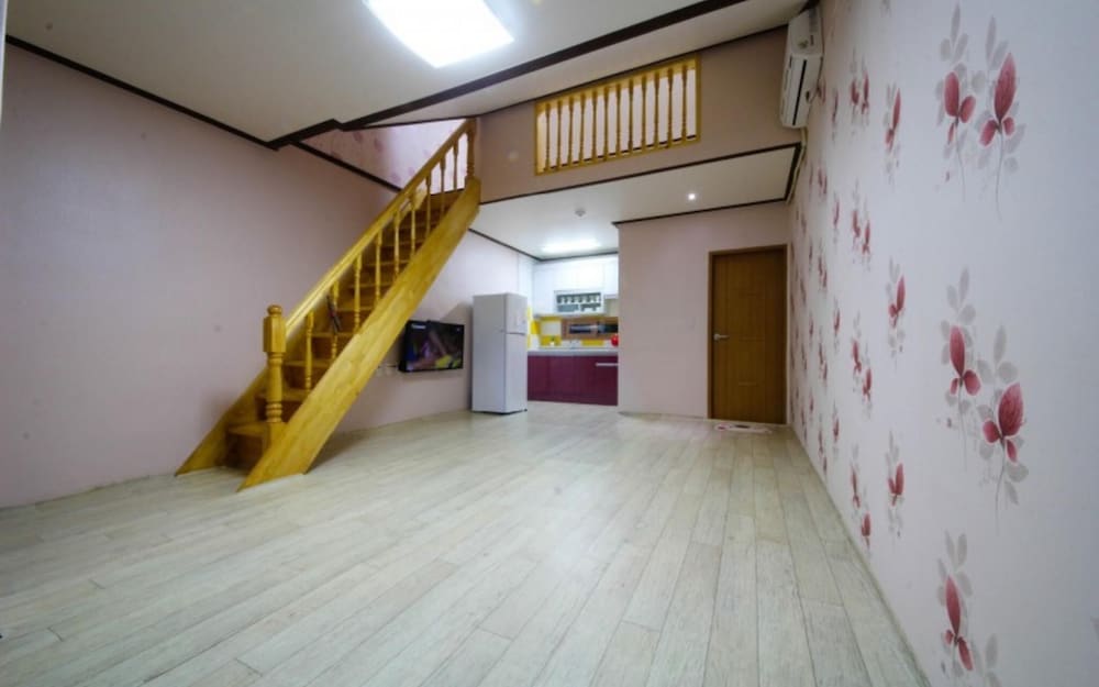 Фото Suncheon Bay Baramuieondeok Pension