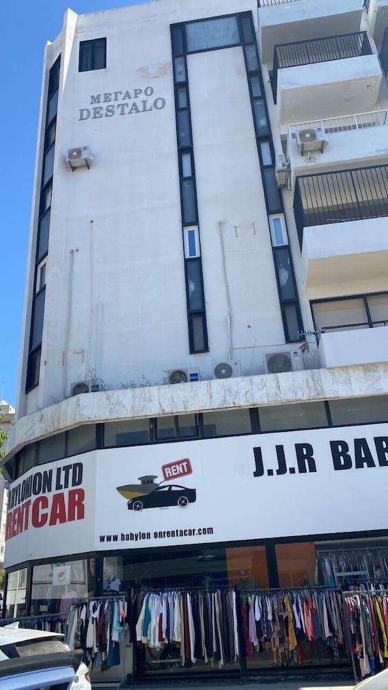 Фото отеля 2