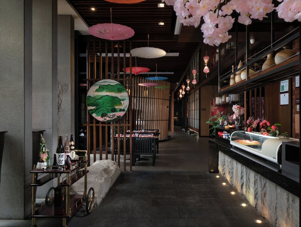 Фото Royal Garden Hotel