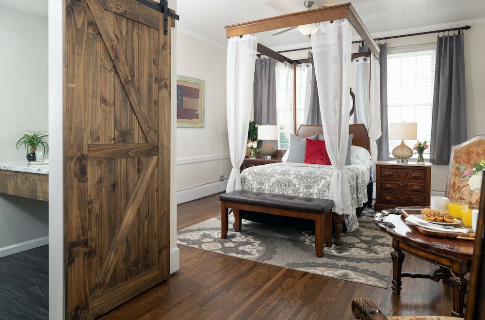 Фото Magnolia Manor and Chapel