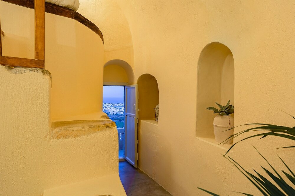 Фото Exi Castle Suites