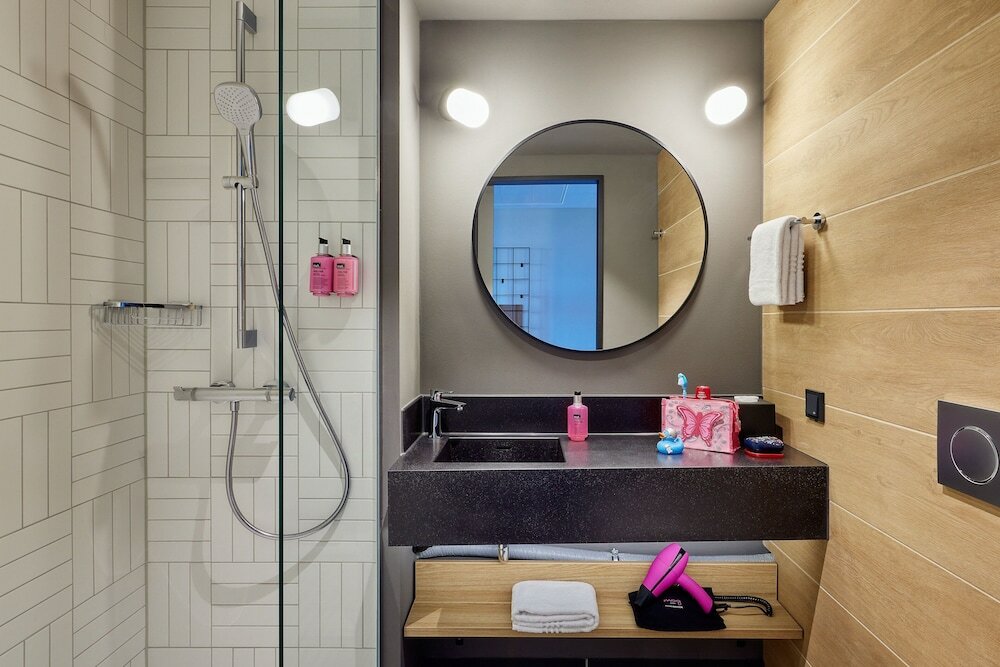 Фото Moxy Cologne Muelheim