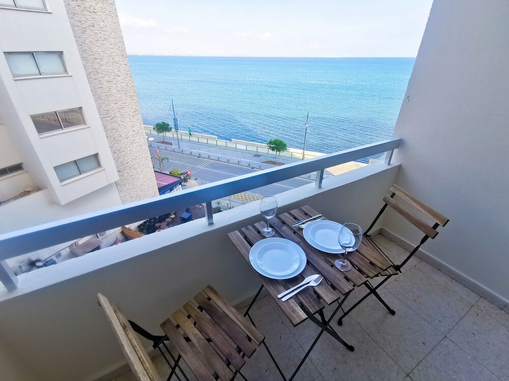 Фото Flirty Flamingo Seaview Seafront Apartment