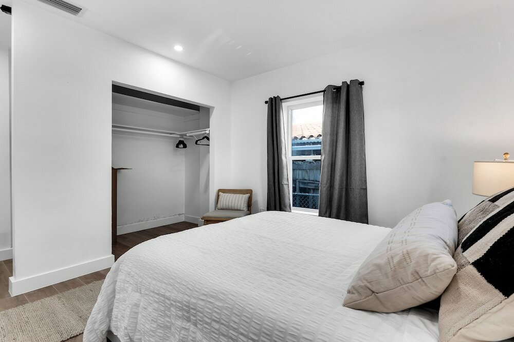 Фото Deluxe Coral Park 5bd Brand New Villa