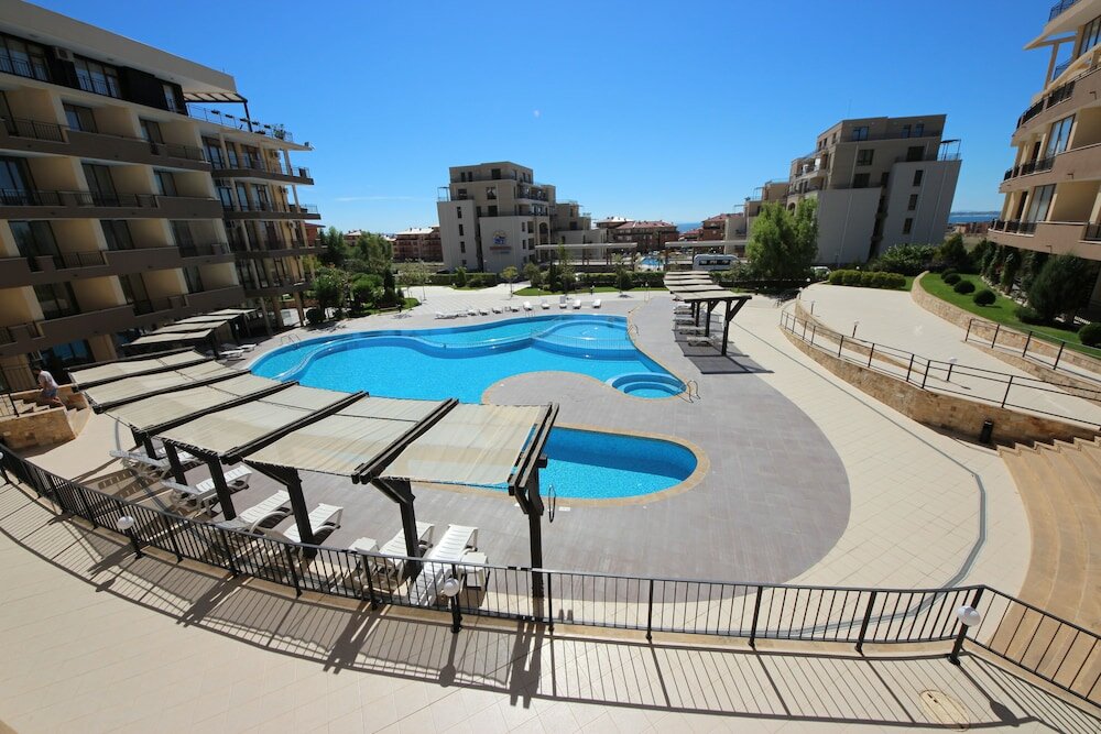 Фото Menada Luxor Apartments