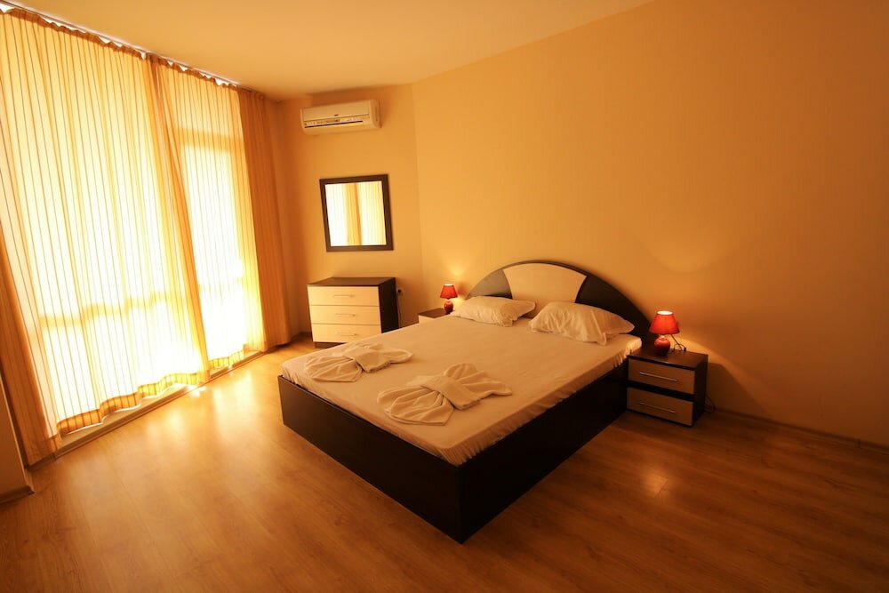 Фото Menada Luxor Apartments