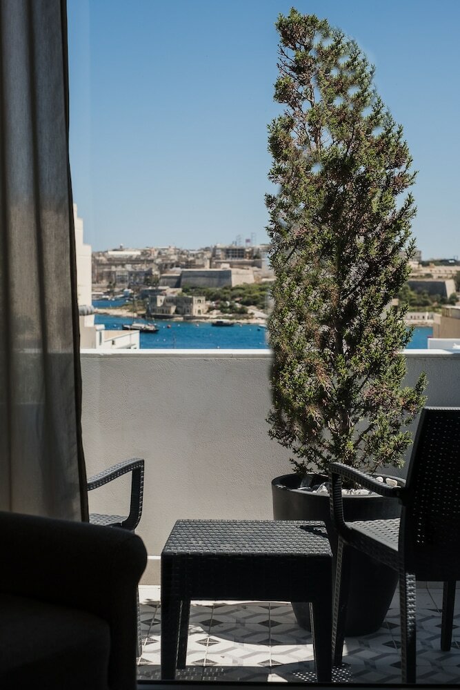 Фото Two Pillows Boutique Hostel