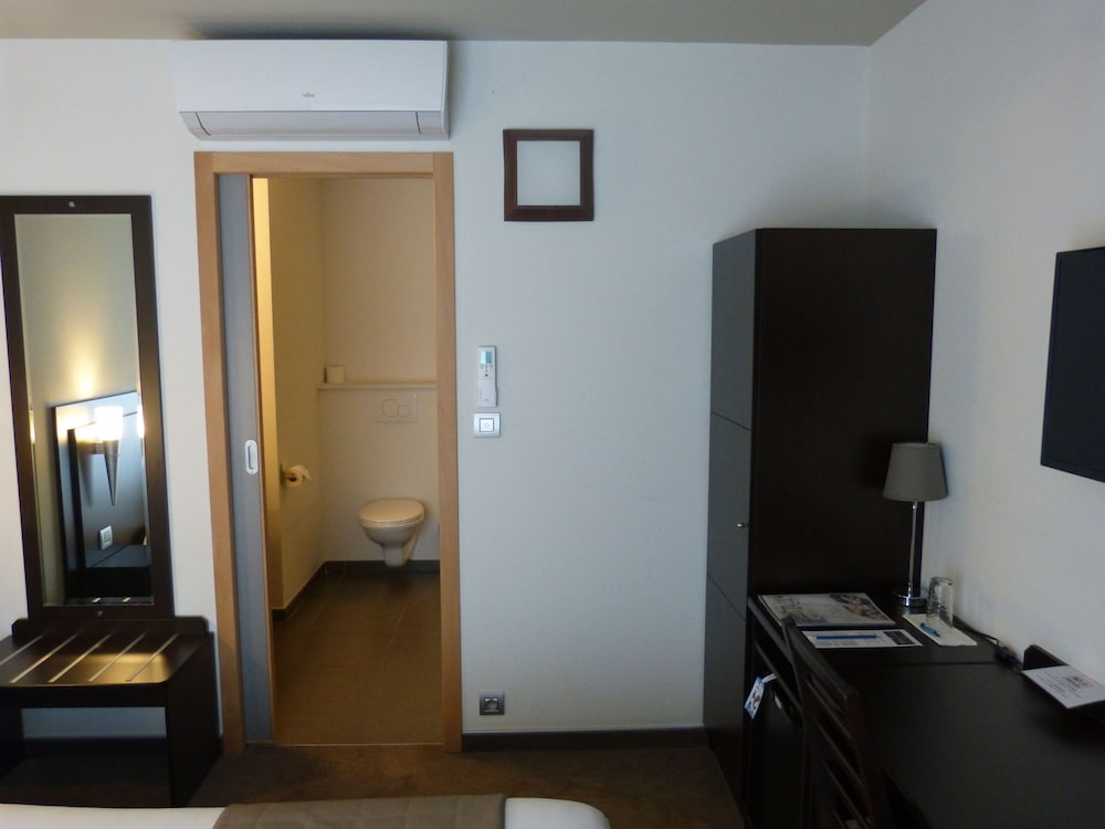 Фото Hôtel Saint Daniel