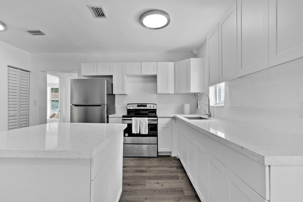 Фото Upper Design District 3bd Home w/Jacuzzi and Backyard