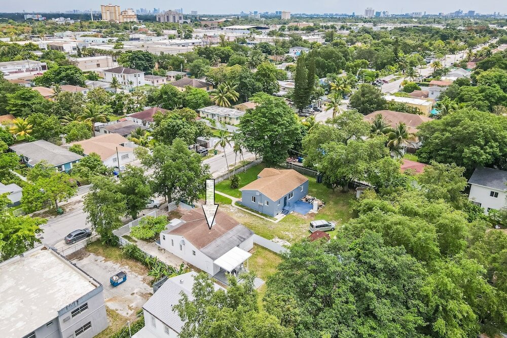Фото Upper Design District 3bd Home w/Jacuzzi and Backyard