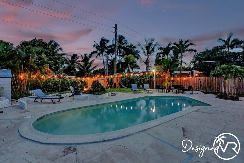 Гостиница Amazing 4br with Private Heated Pool в Голливуде