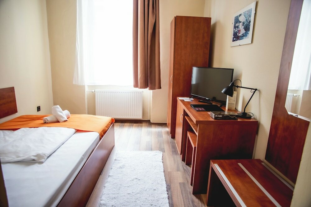 Фото Hotel Kapos