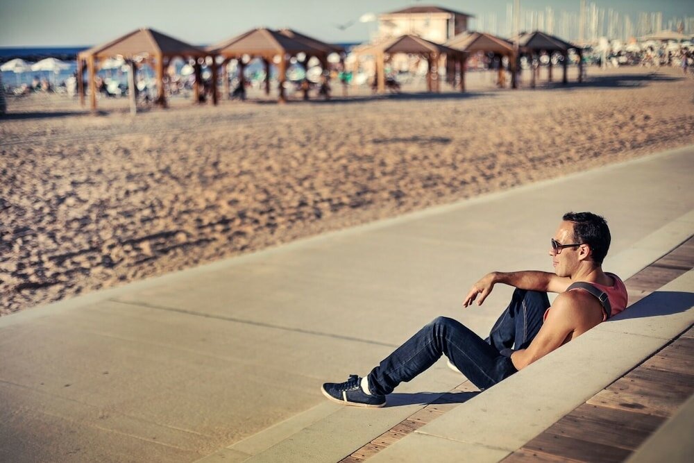 Фото Brown Brut Seafront Hotel