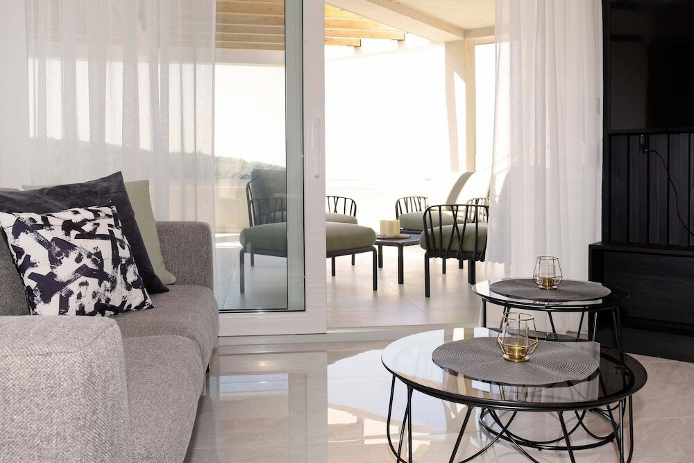 Фото Beachfront villa Senses for 12 in Milna