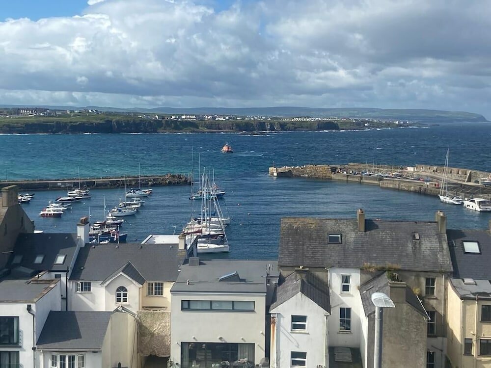 Фото Portrush Penthouse Stunning Harbour & Atlantic Views