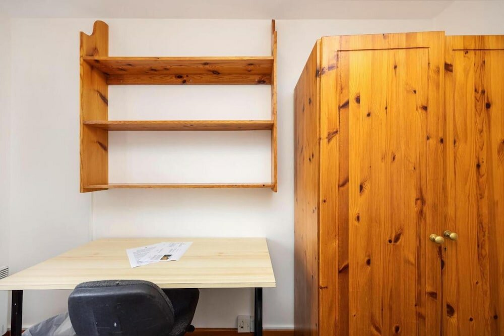 Фото Comfortable rooms at Crescent Hall-OXFORD - Campus Accommodation