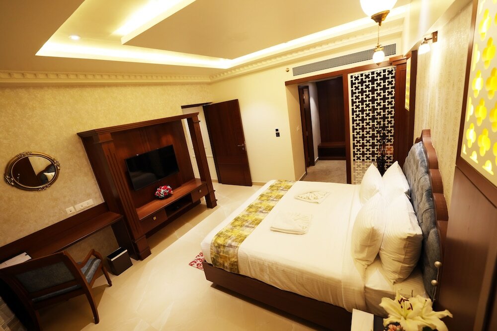 Фото Aj Grand Hotel