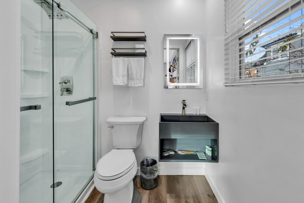 Фото Charlotte Spacious Home