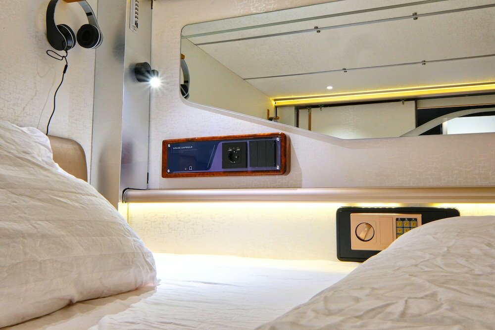 Фото Ljubljana Capsule Hostel