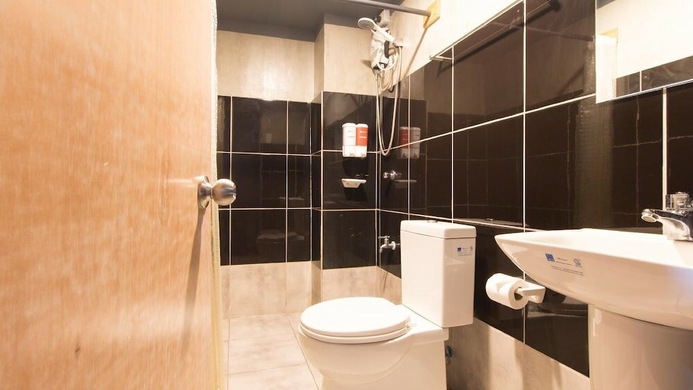 Фото RedDoorz Plus @ Taft North Mandurriao