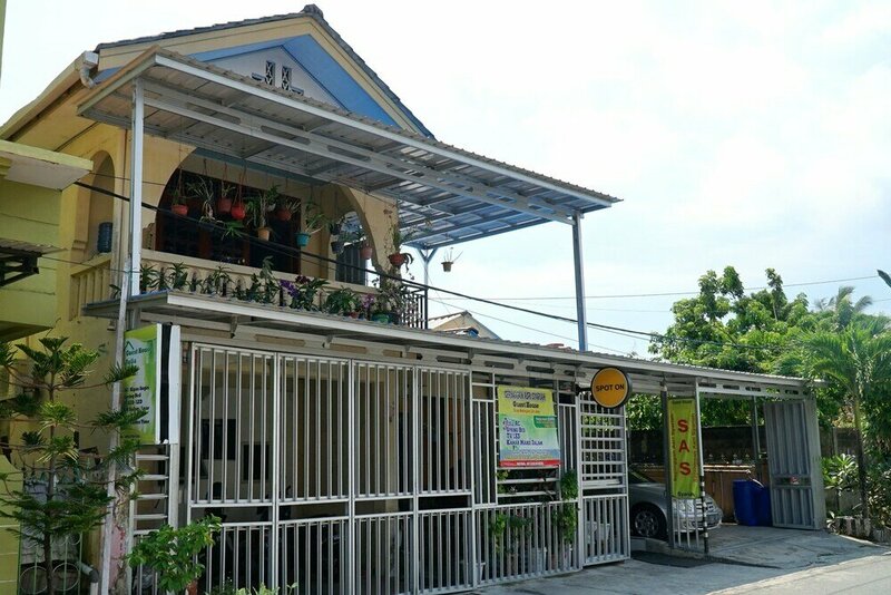 Гостиница Spot On 1854 Sepinggan Asri Syariah в Баликпапане