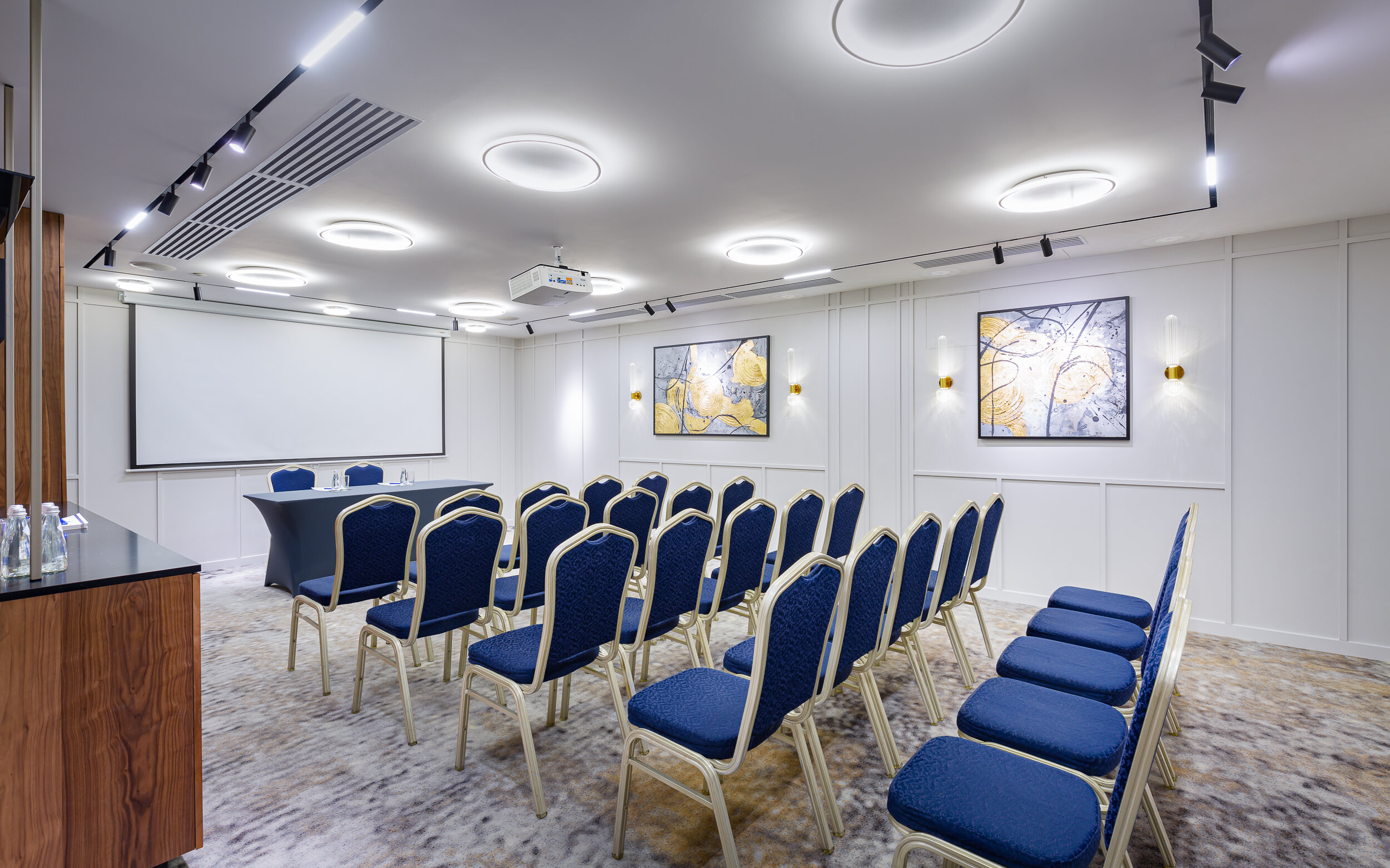 Фото DoubleTree by Hilton Hotel Novosibirsk