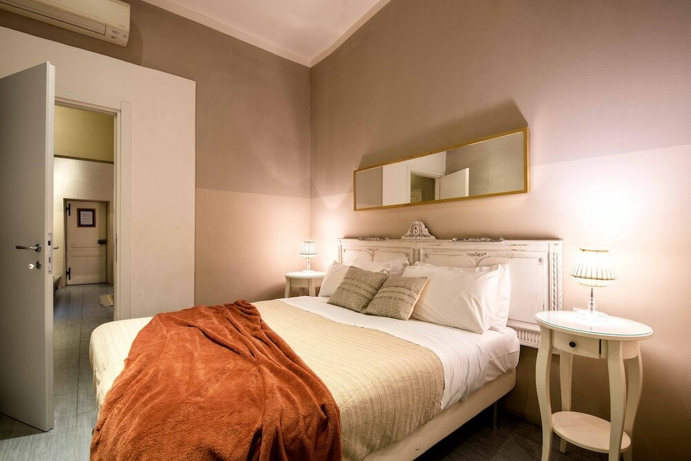 Фото New Florence palazzo - 3 Bedrooms - Private Terrace - Wifi