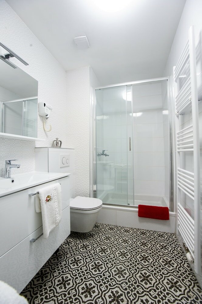 Фото Crown Apartment